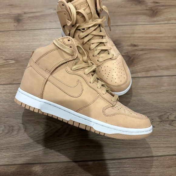 Nike Tan High-Top Sneakers - Picture 2 of 4